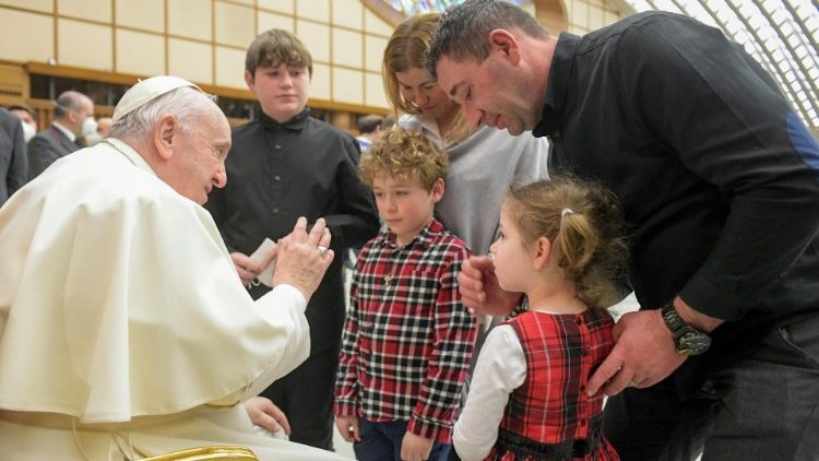 El Papa trata de abrir la Iglesia a las nuevas formas de familia