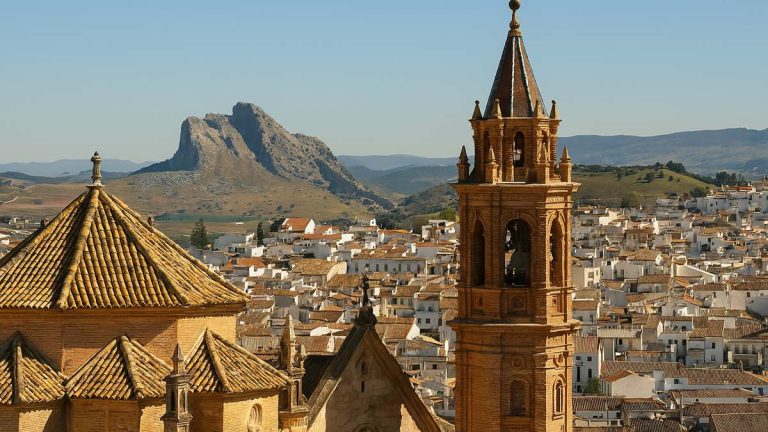 Antequera secreta: más allá de los Dólmenes, un viaje por su arte sacro y sus leyendas vivas
