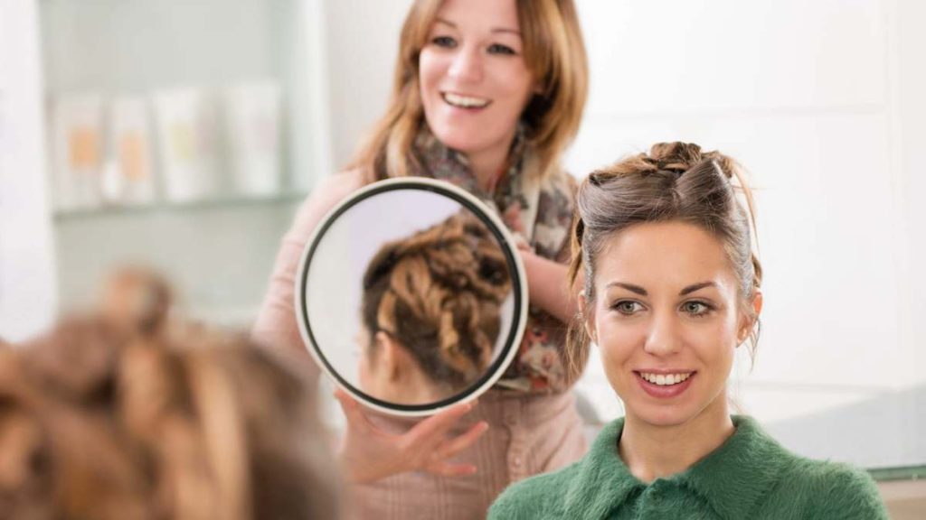 Descubre los 3 cortes que rejuvenecen al instante, según los expertos en peluquería