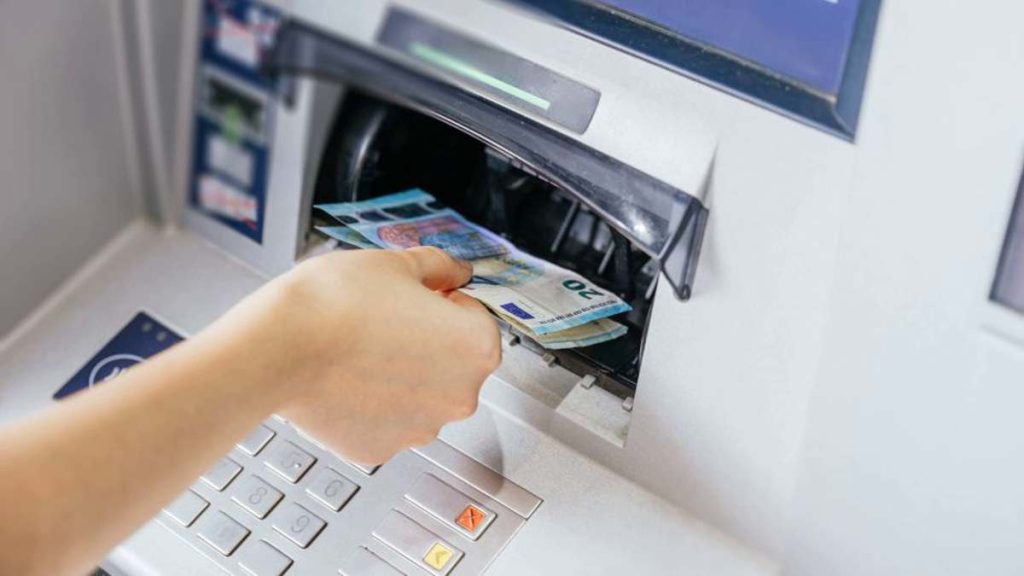 La nueva ayuda del SEPE de 700 euros: compatible con el Ingreso Mínimo Vital y ya disponible