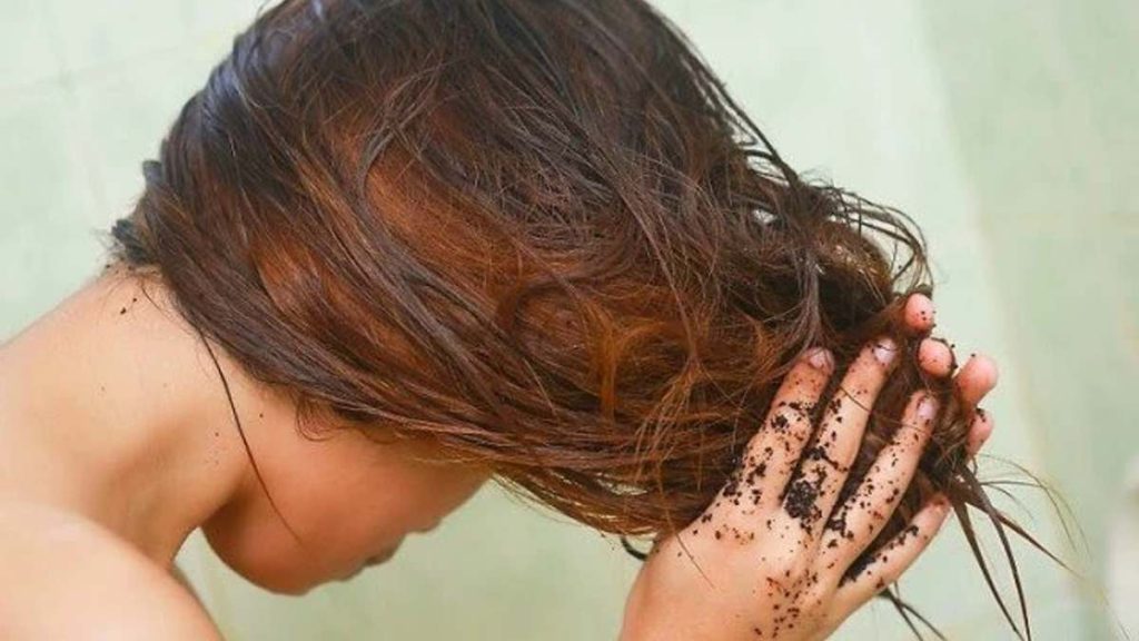 El truco mágico del café para eliminar tus canas en 1 semana