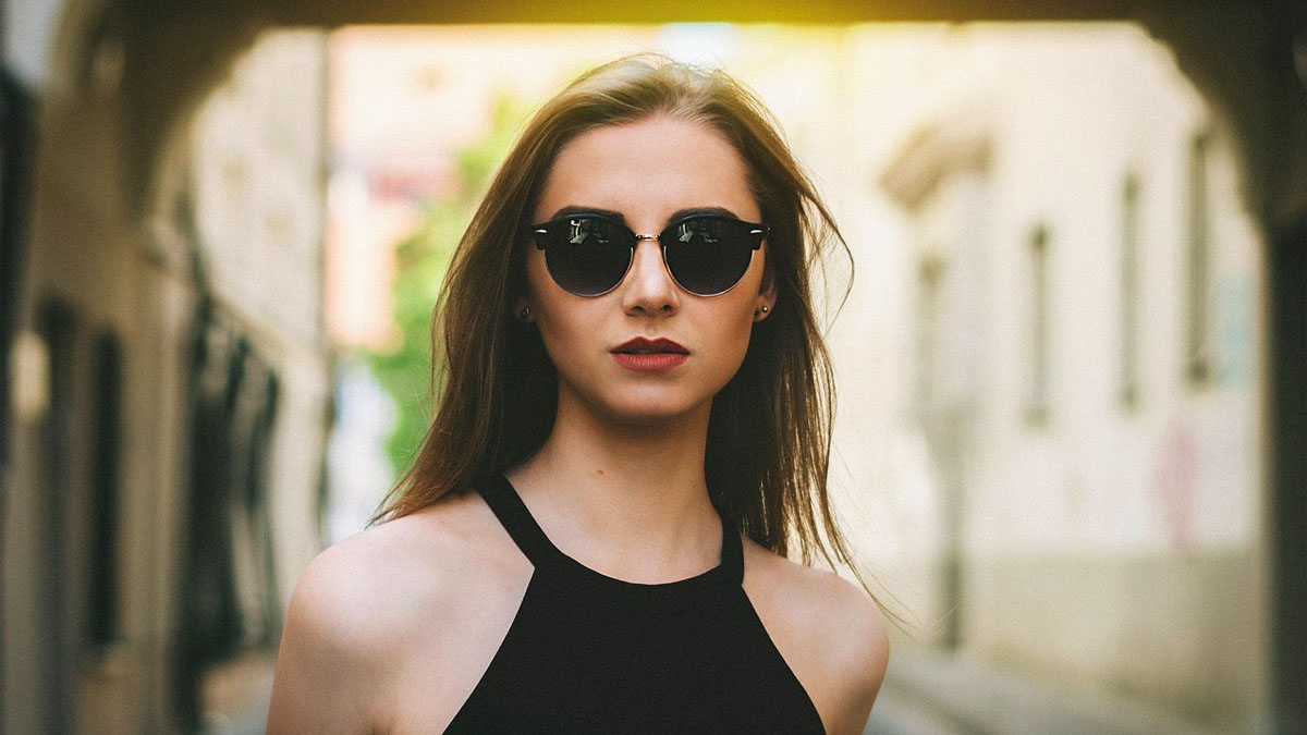 ¿Qué significa usar siempre gafas de sol, según la psicología?